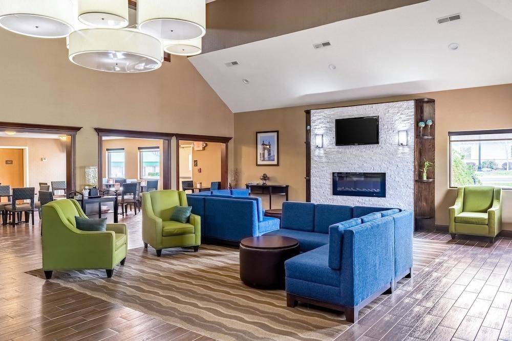 Comfort Inn & Suites Cincinnati Eastgate מראה חיצוני תמונה