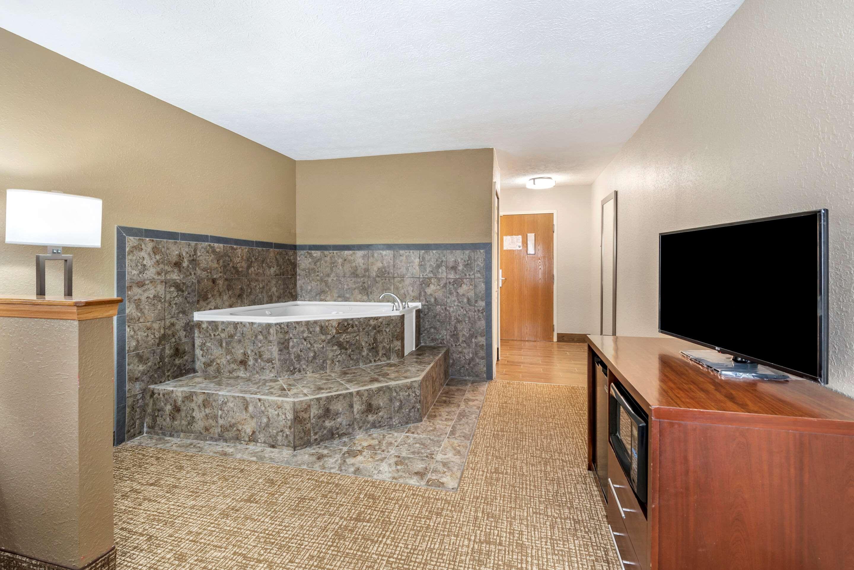 Comfort Inn & Suites Cincinnati Eastgate מראה חיצוני תמונה