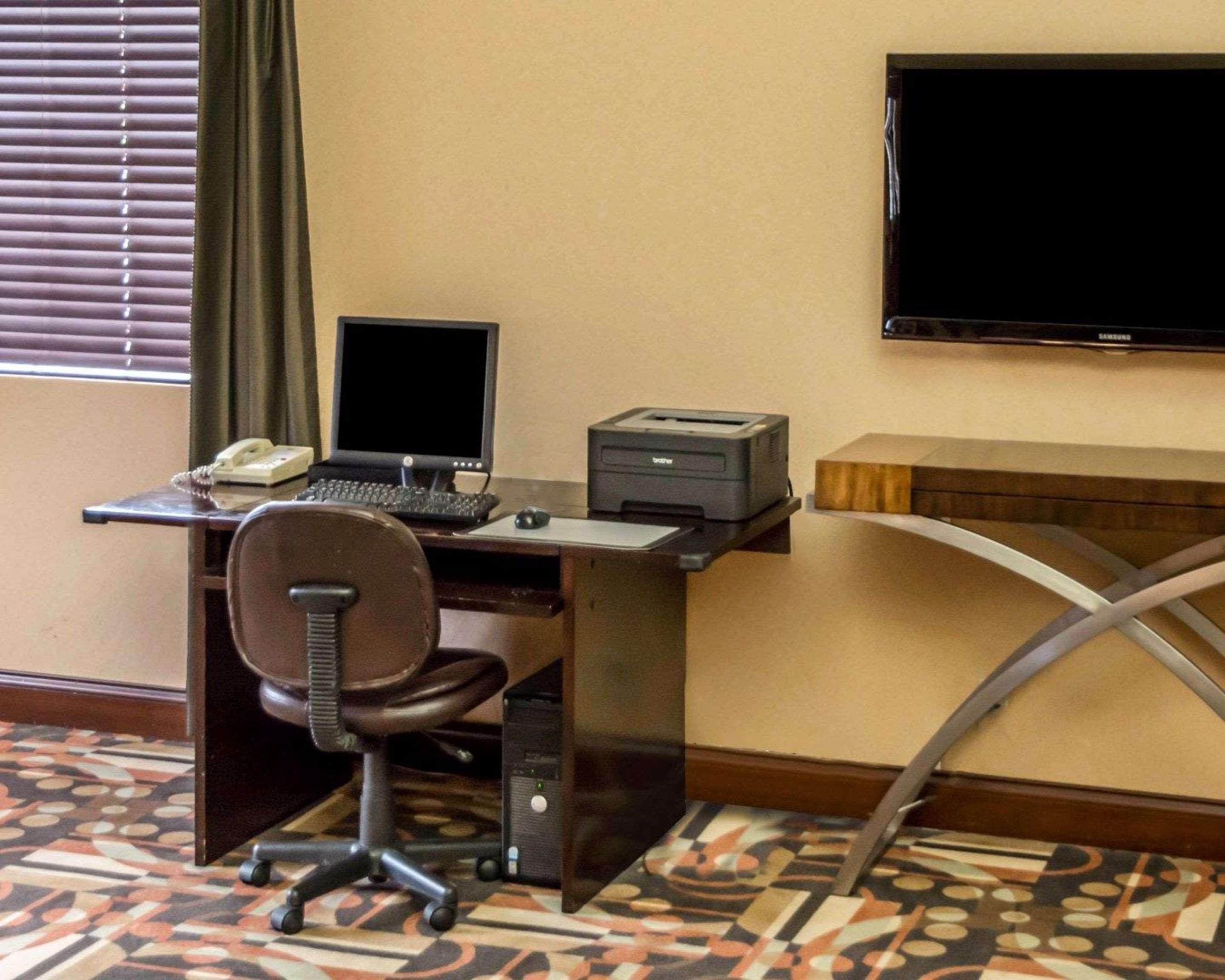 Comfort Inn & Suites Cincinnati Eastgate מראה חיצוני תמונה