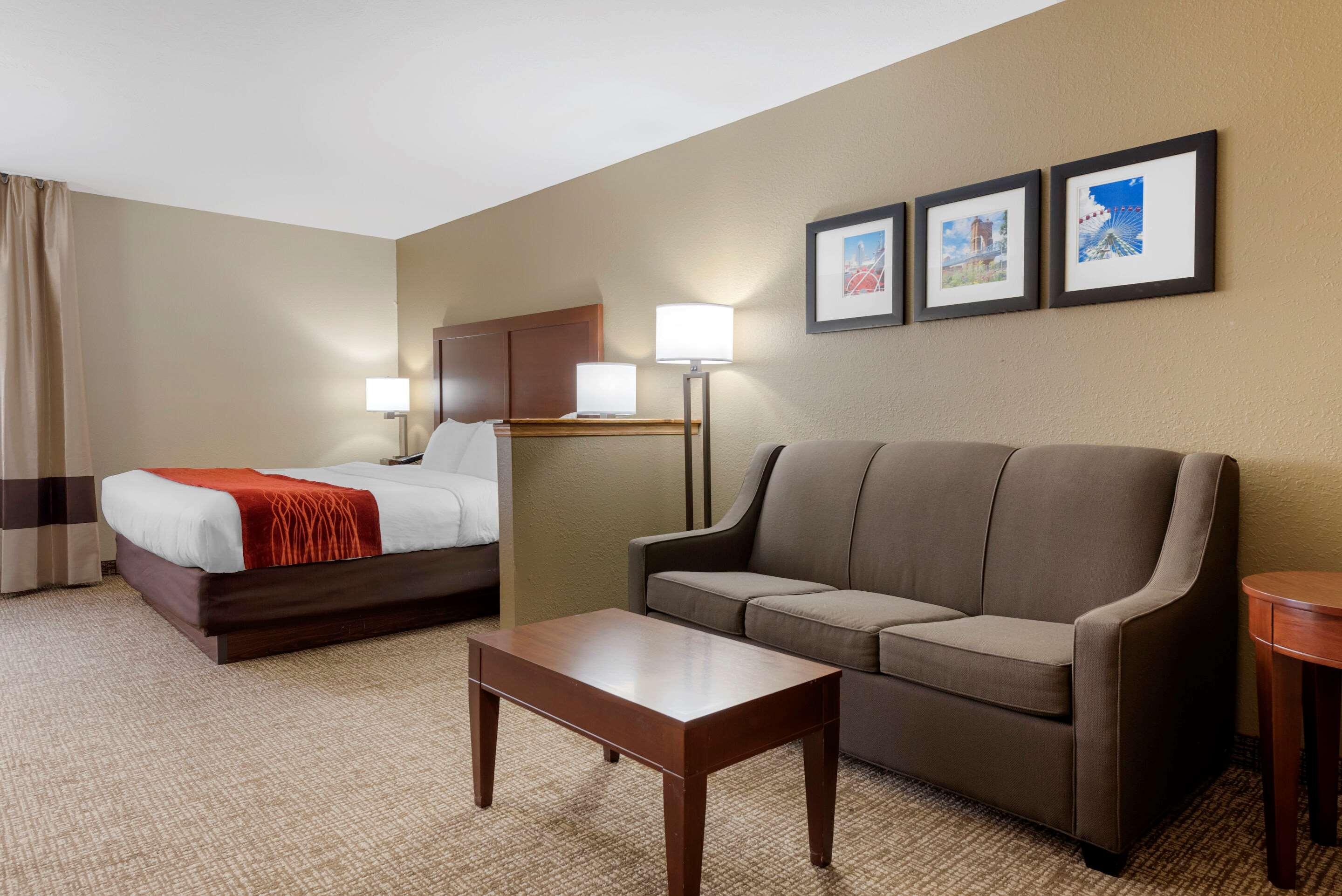 Comfort Inn & Suites Cincinnati Eastgate מראה חיצוני תמונה