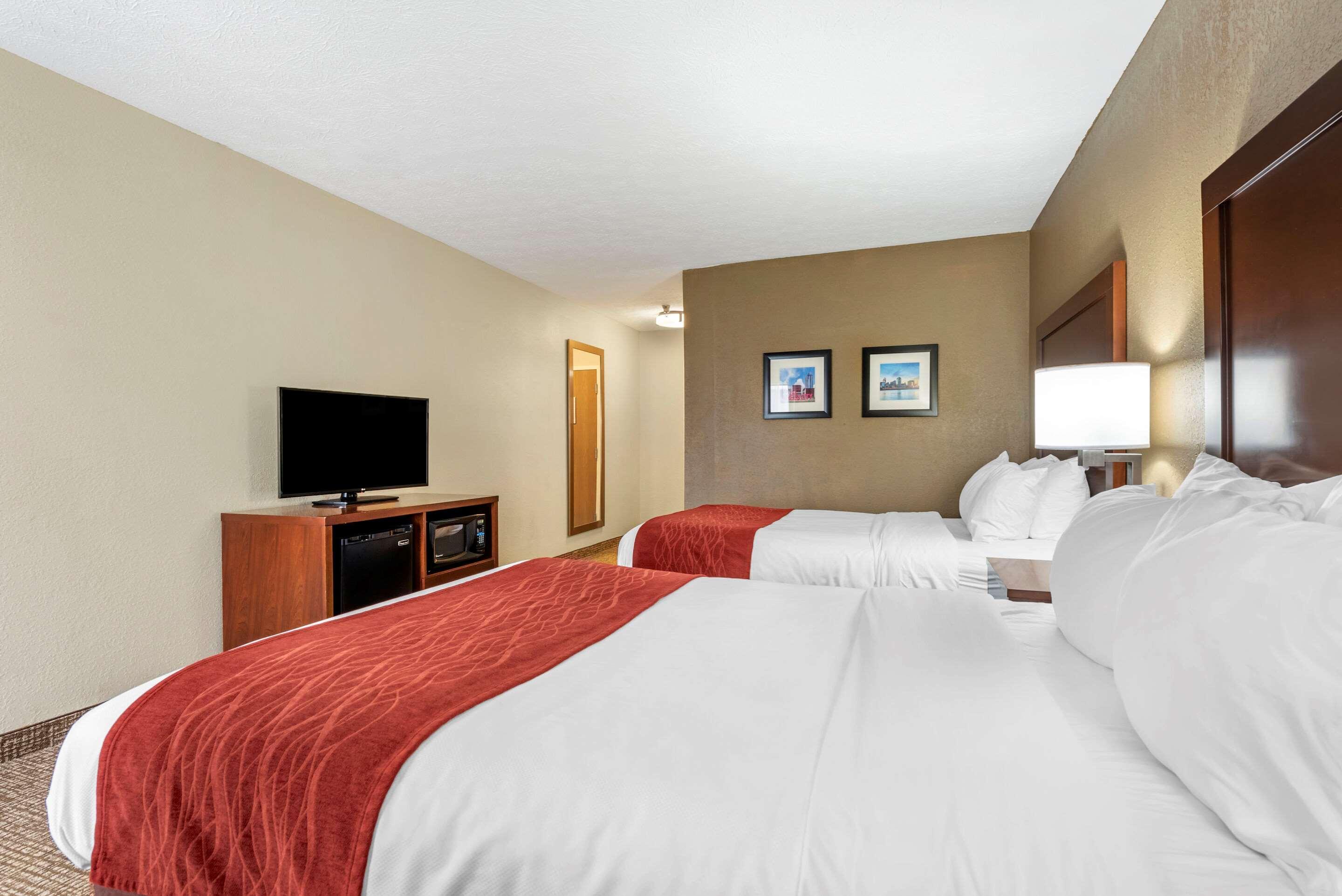 Comfort Inn & Suites Cincinnati Eastgate מראה חיצוני תמונה