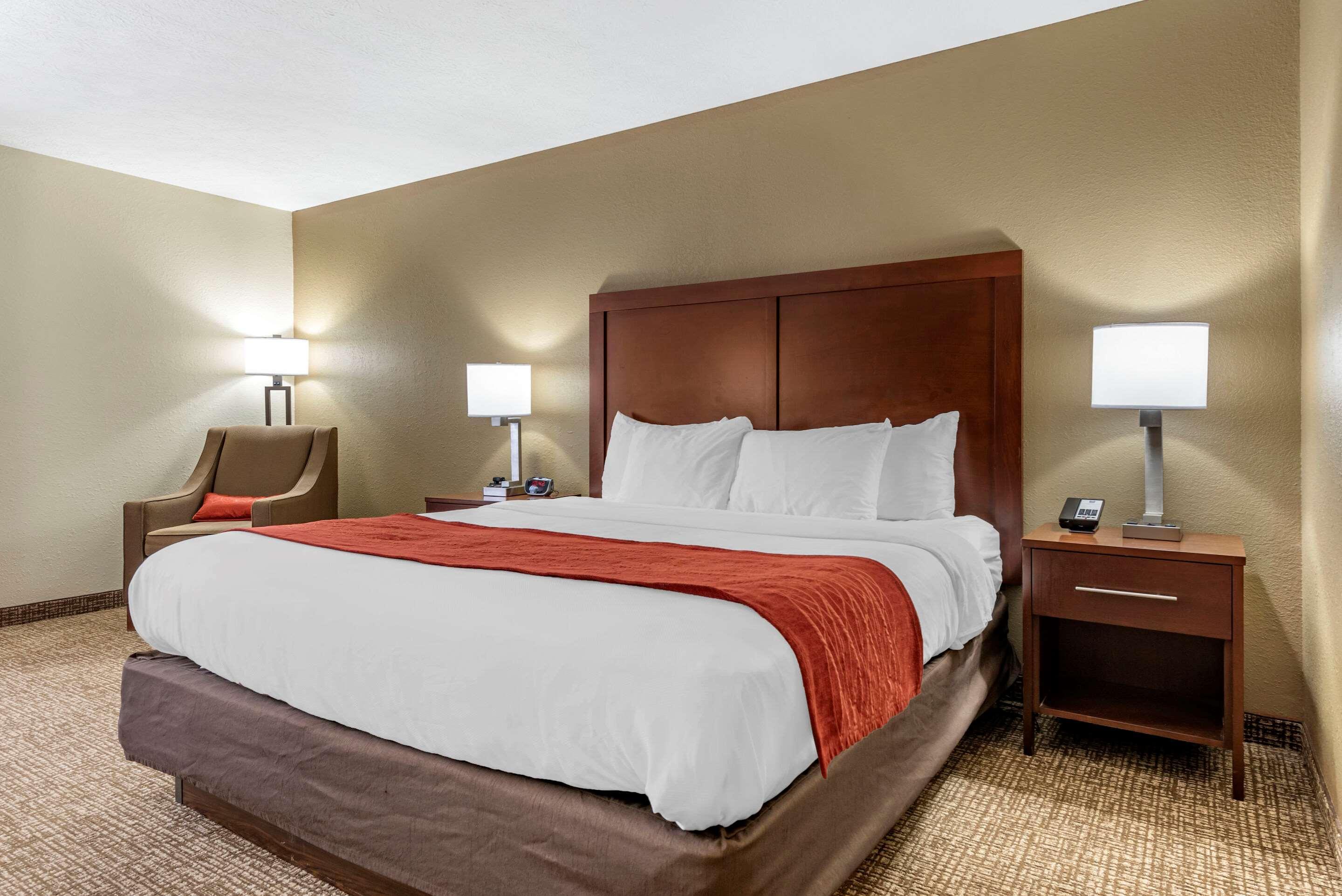 Comfort Inn & Suites Cincinnati Eastgate מראה חיצוני תמונה