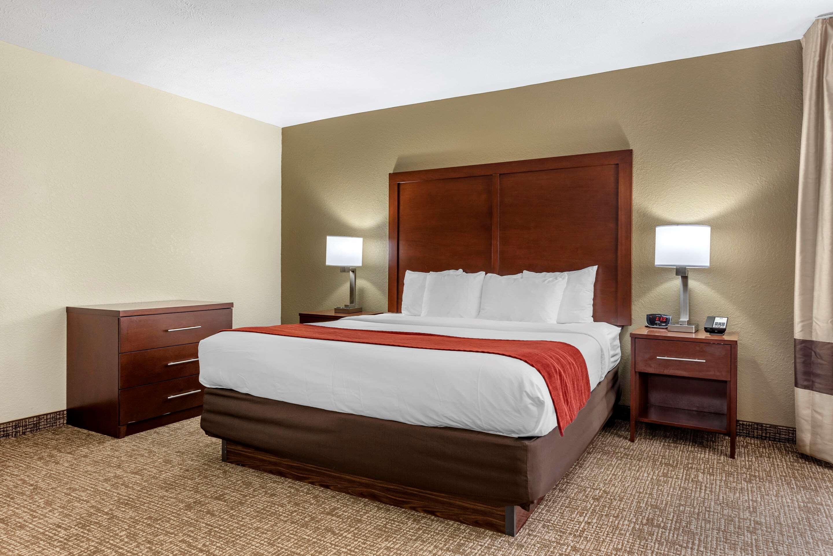Comfort Inn & Suites Cincinnati Eastgate מראה חיצוני תמונה