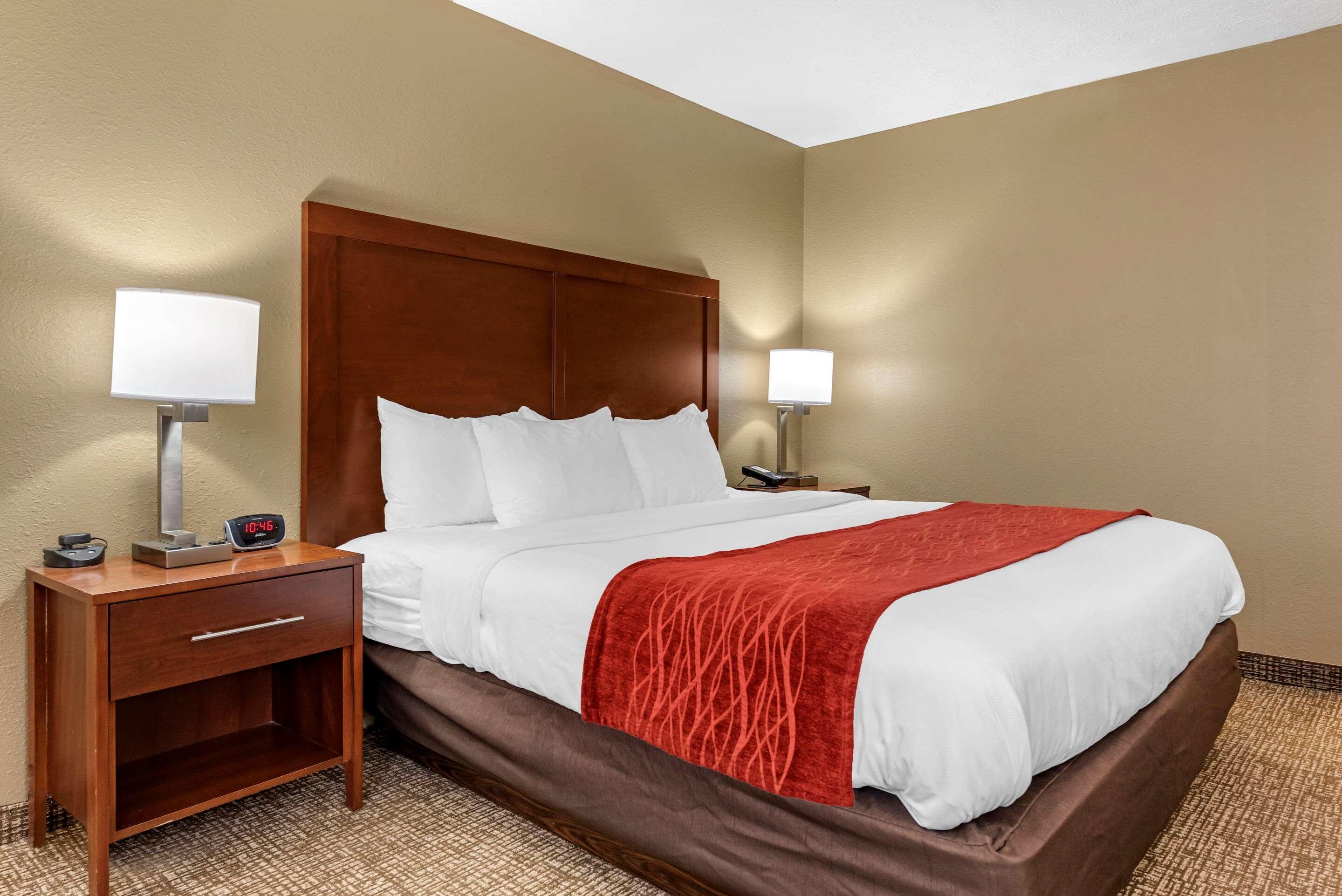 Comfort Inn & Suites Cincinnati Eastgate מראה חיצוני תמונה
