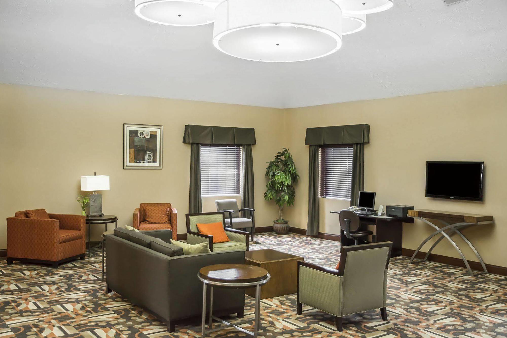 Comfort Inn & Suites Cincinnati Eastgate מראה חיצוני תמונה