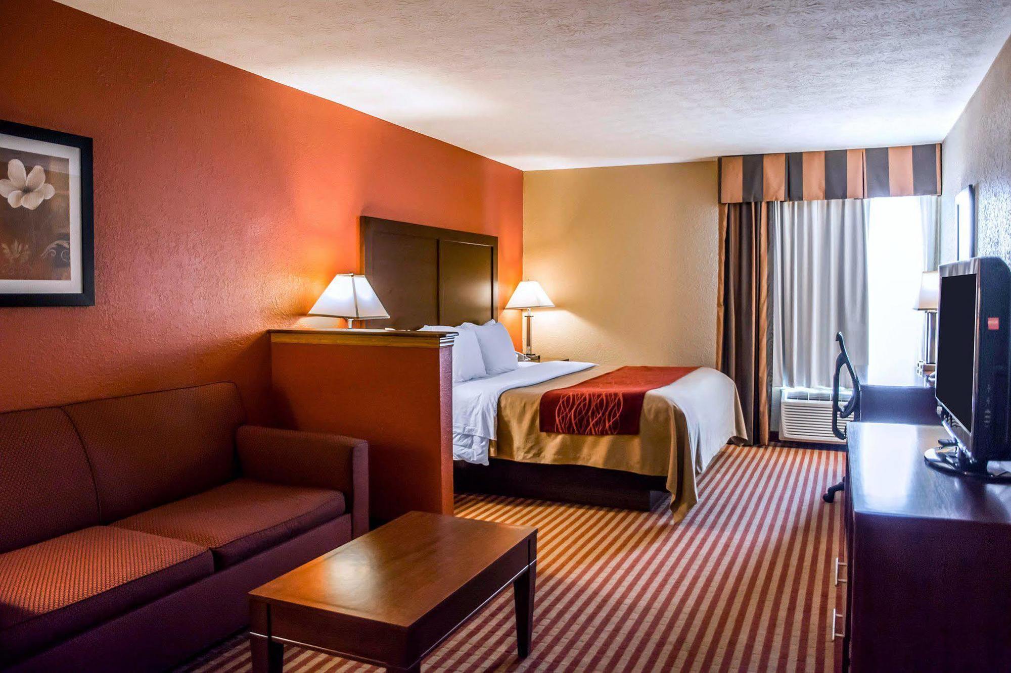 Comfort Inn & Suites Cincinnati Eastgate מראה חיצוני תמונה