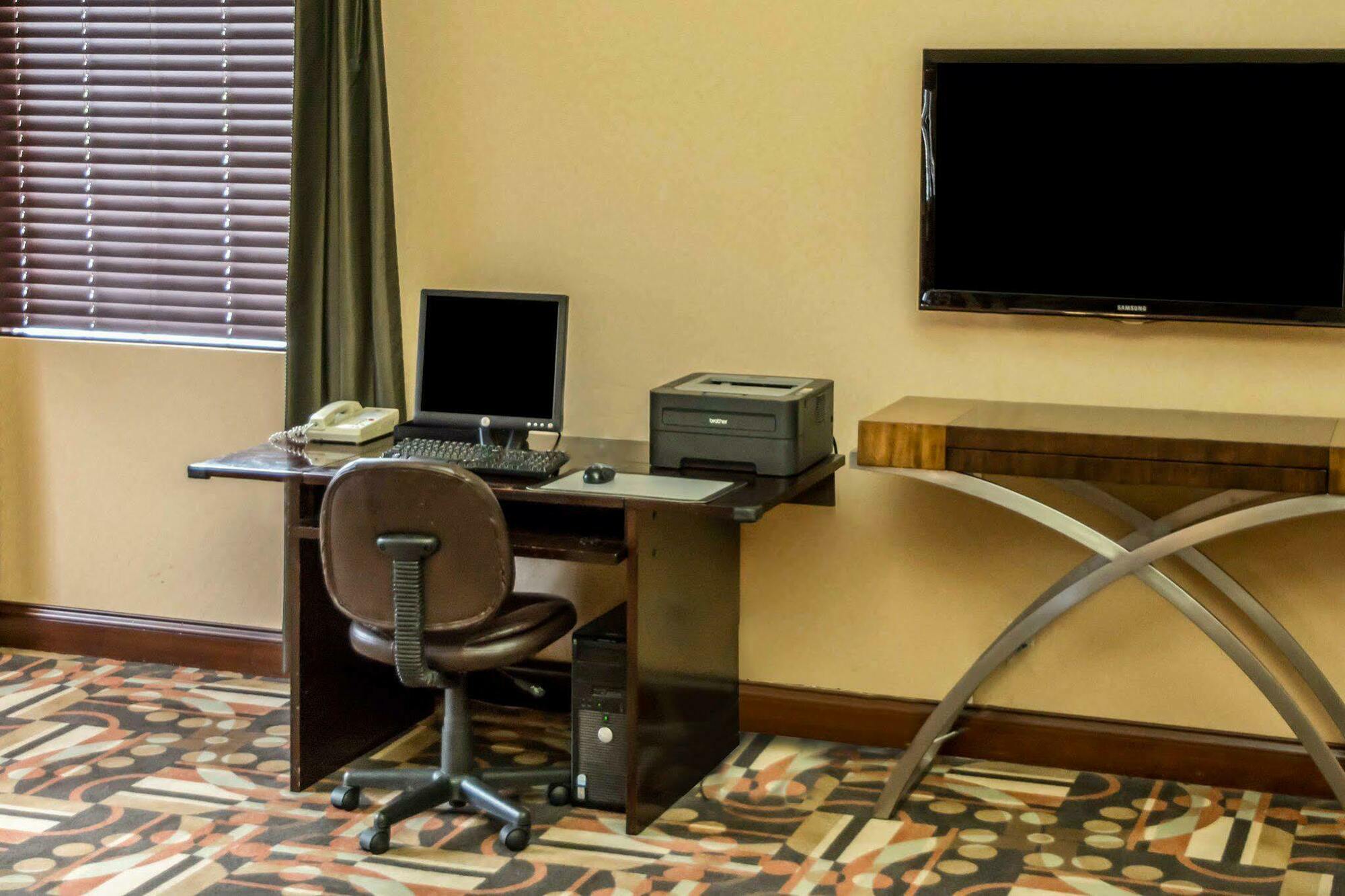 Comfort Inn & Suites Cincinnati Eastgate מראה חיצוני תמונה