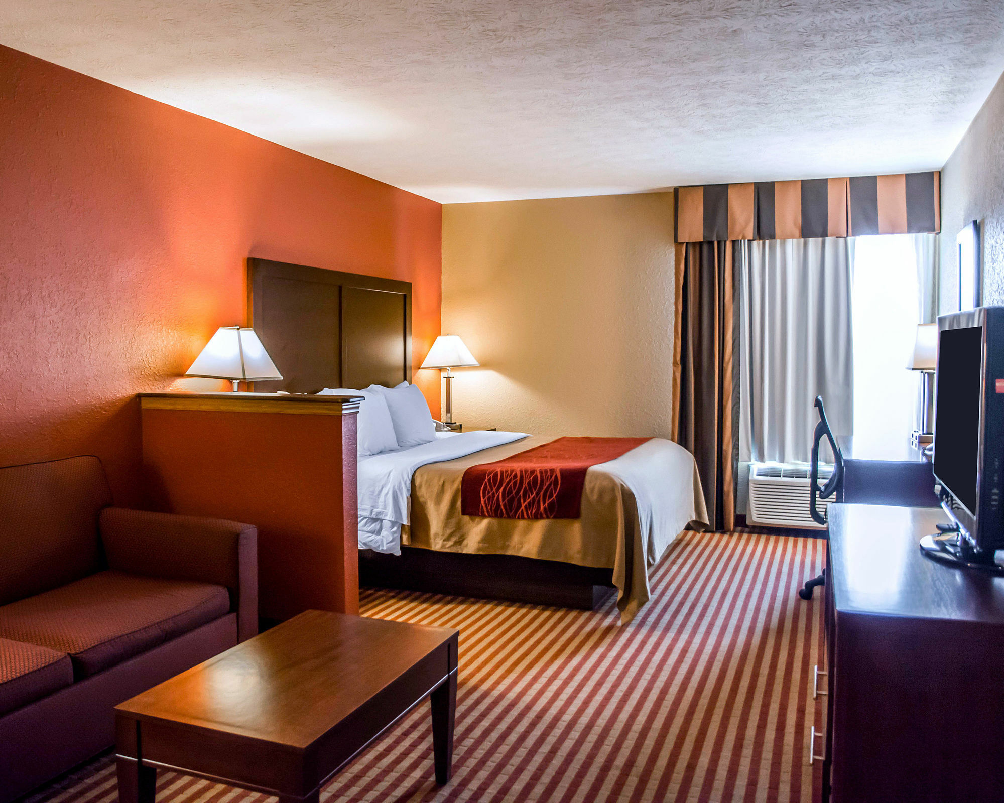 Comfort Inn & Suites Cincinnati Eastgate מראה חיצוני תמונה